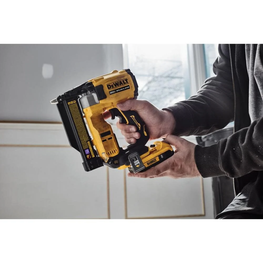 dewalt-atomic-compact-series-20v-max-pin-nailer-23-gauge-kit-dcn623d1-detail-view-10