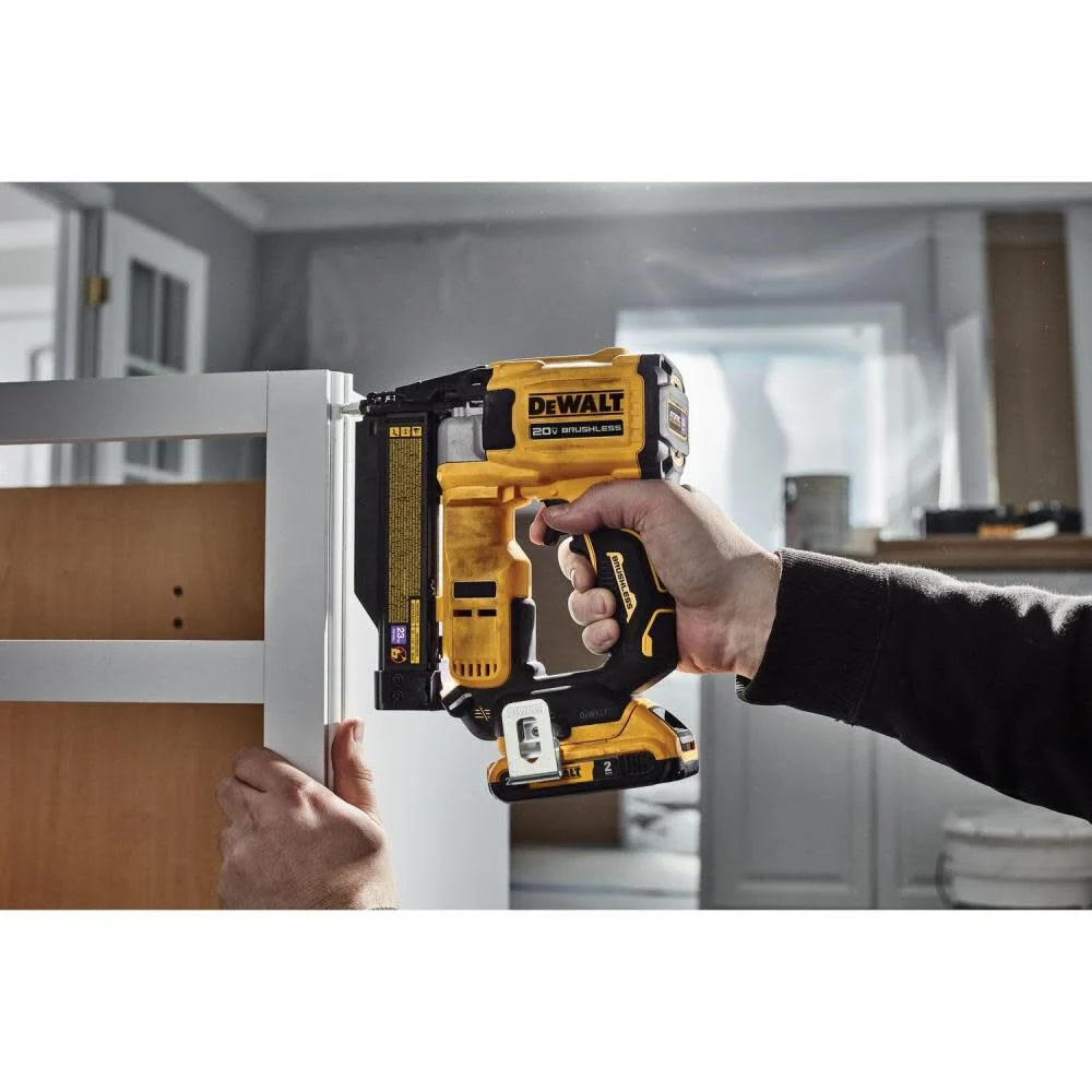 dewalt-atomic-compact-series-20v-max-pin-nailer-23-gauge-kit-dcn623d1-detail-view-7