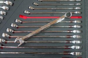 12 point flank drive plus combination wrench master foam set